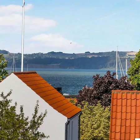 Town House With Views Of Bay *